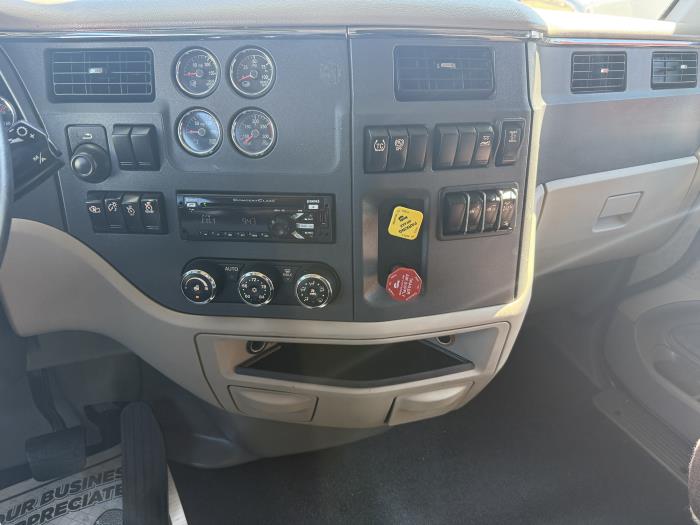 2022 Peterbilt 579-7