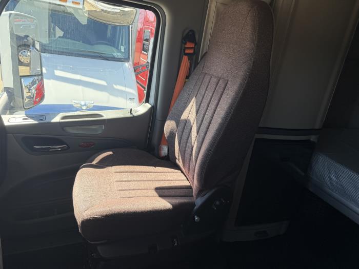 2022 Peterbilt 579-9