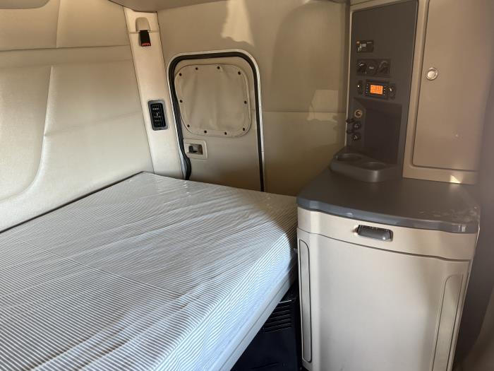 2022 Peterbilt 579-14