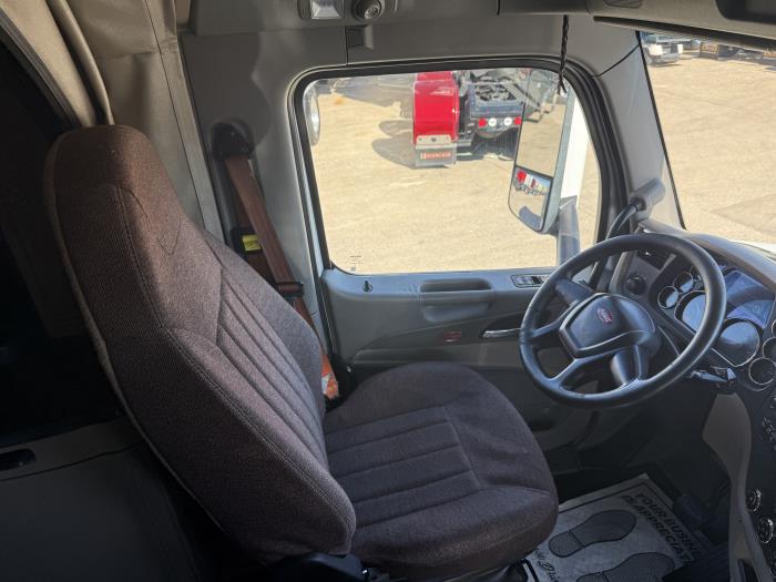 2022 Peterbilt 579-16