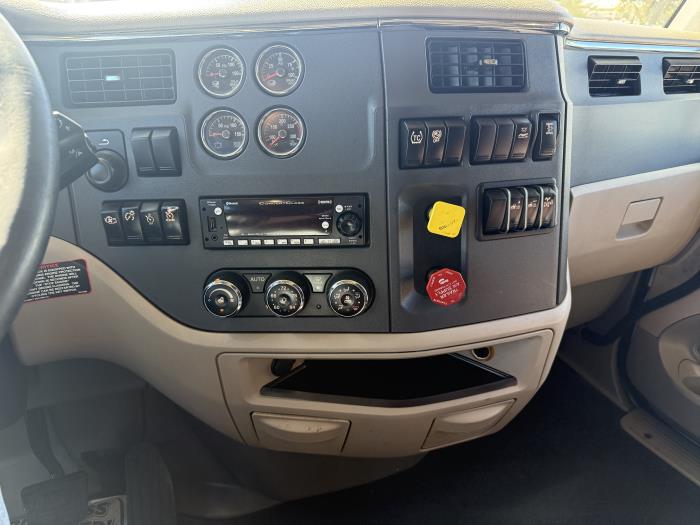 2022 Peterbilt 579-6