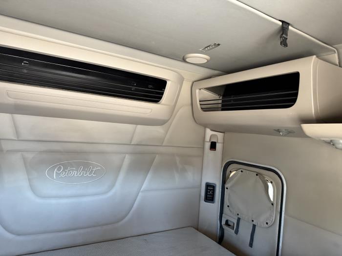 2022 Peterbilt 579-14