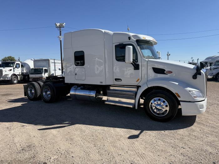 2022 Peterbilt 579-26