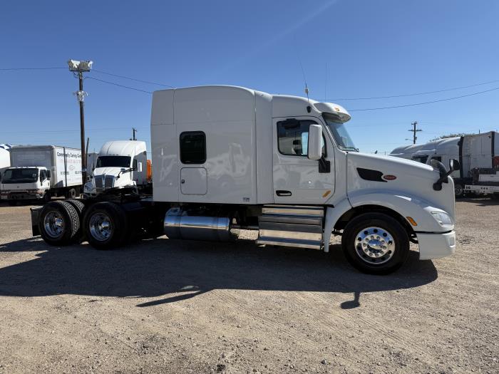 2022 Peterbilt 579-27
