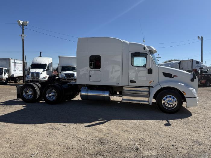 2022 Peterbilt 579-4