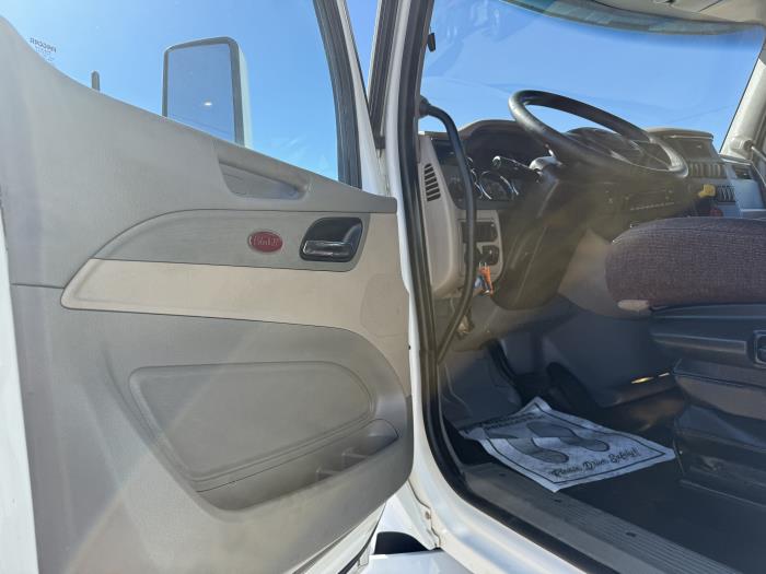 2022 Peterbilt 579-18