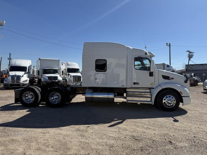 2022 Peterbilt 579-28
