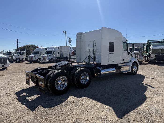 2022 Peterbilt 579-33