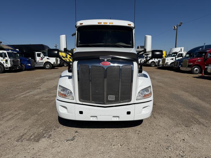 2022 Peterbilt 579-23