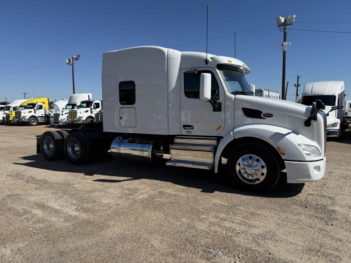2022 Peterbilt 579-27
