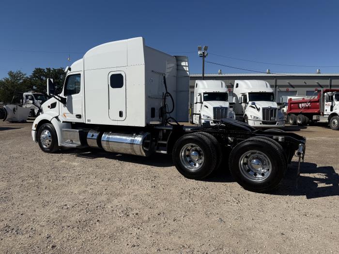 2022 Peterbilt 579-40