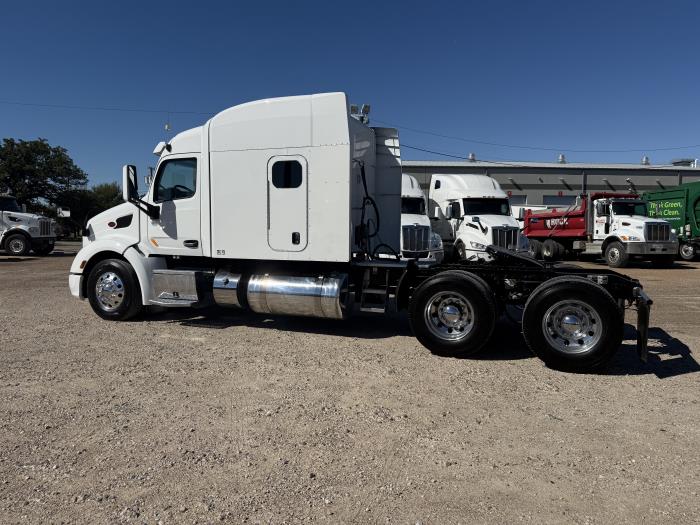 2022 Peterbilt 579 photo 4
