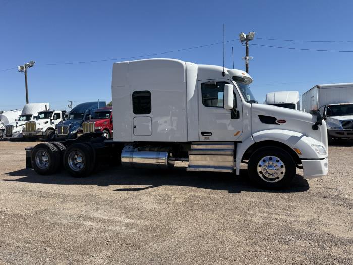 2022 Peterbilt 579-28