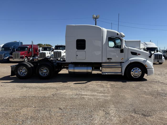 2022 Peterbilt 579-3