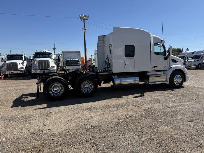 2022 Peterbilt 579-32