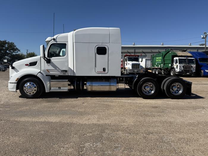2022 Peterbilt 579-43