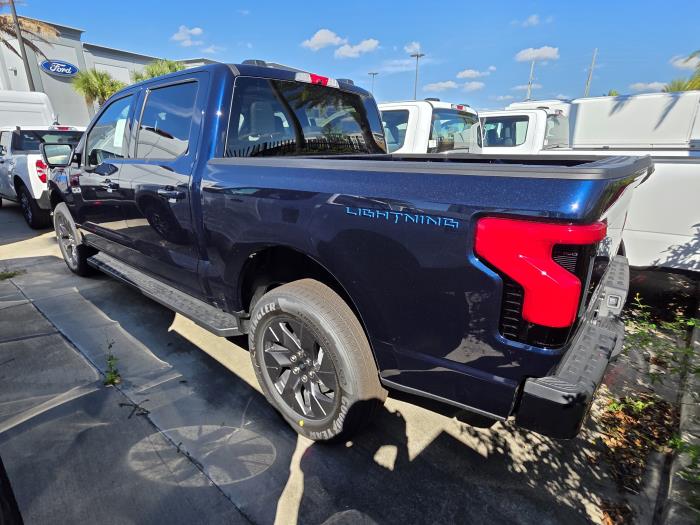 2025 Ford F-150 Lightning-4