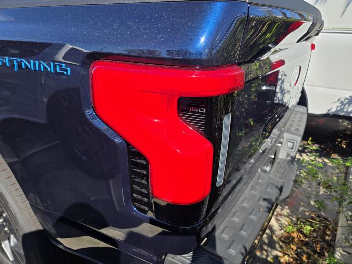 2025 Ford F-150 Lightning-9
