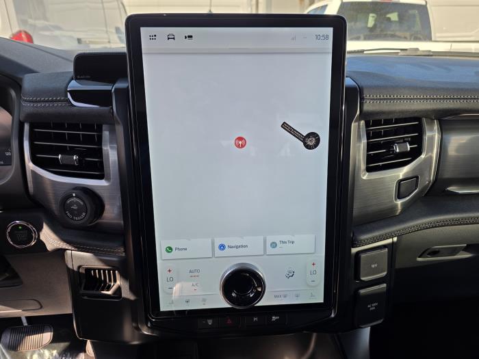 2025 Ford F-150 Lightning-14