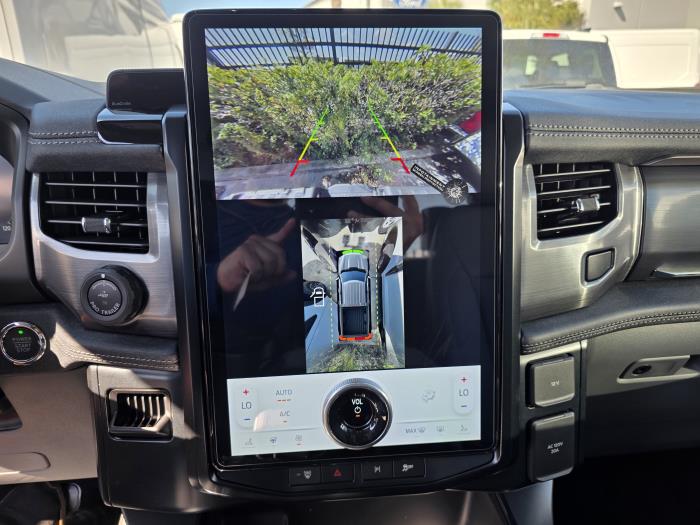 2025 Ford F-150 Lightning-20