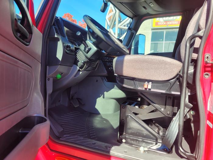 2022 International LT625-12