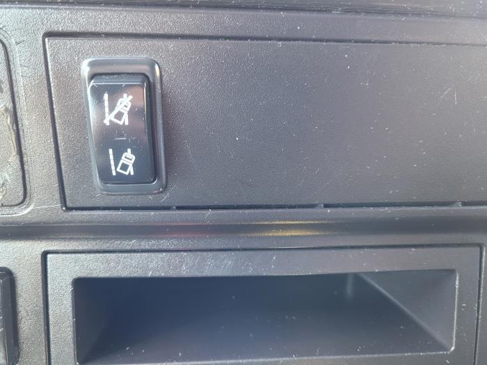 2022 International LT625-21