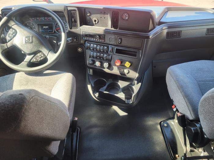 2022 International LT625-13