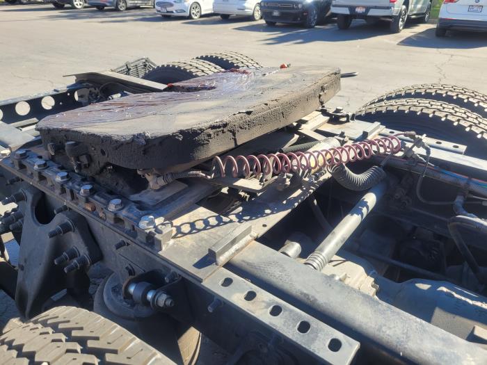 2022 International LT625-5