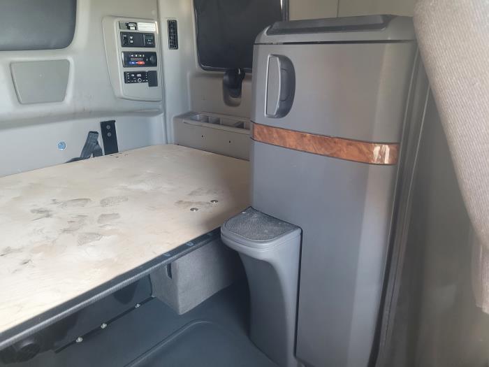 2022 International LT625-21