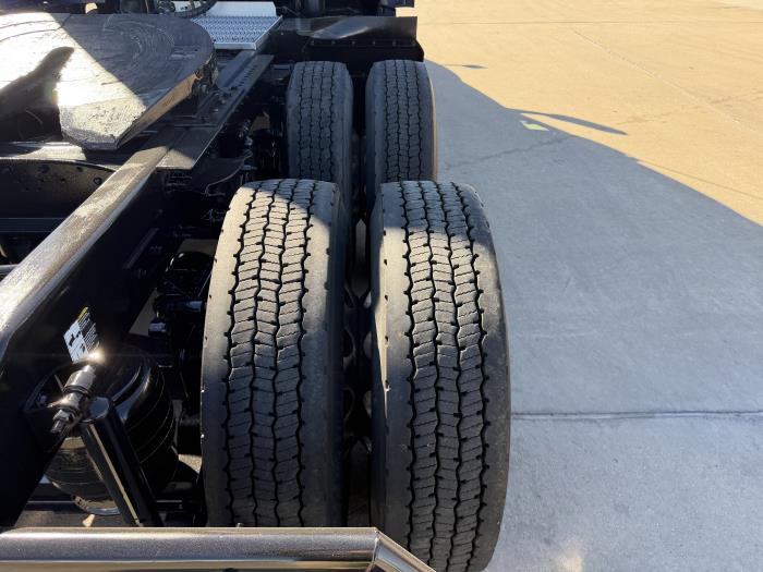 2022 Peterbilt 579-12