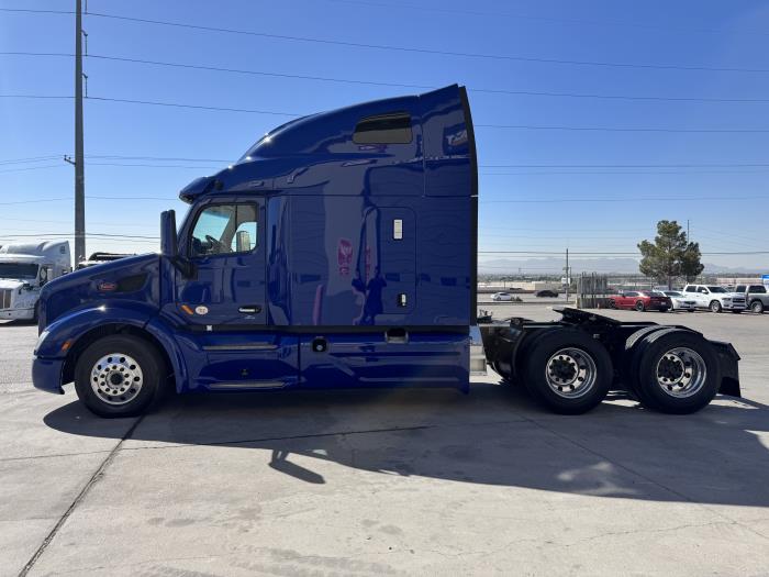2022 Peterbilt 579-8