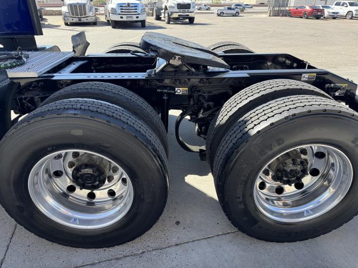 2022 Peterbilt 579-9