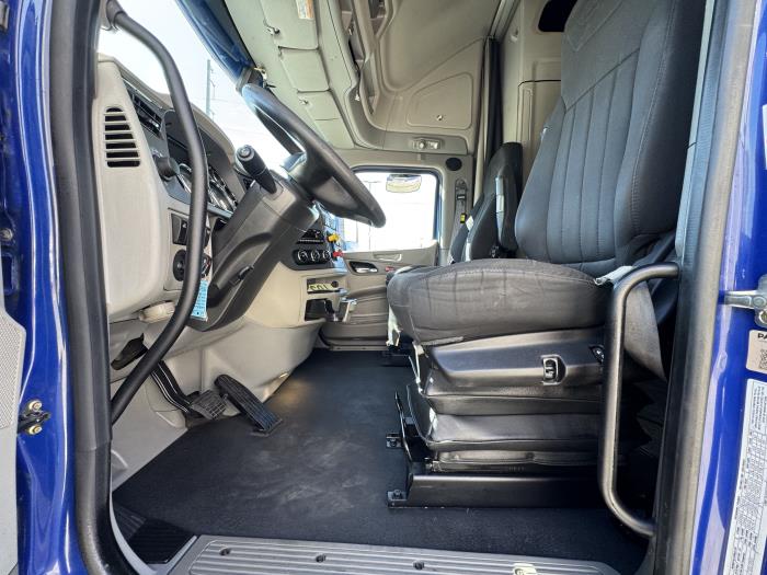 2022 Peterbilt 579-17