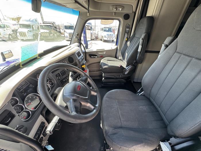 2022 Peterbilt 579-18