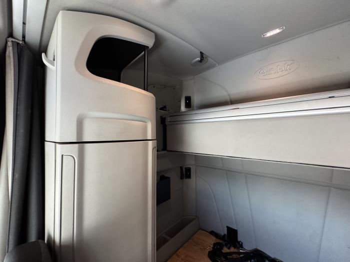 2022 Peterbilt 579-24