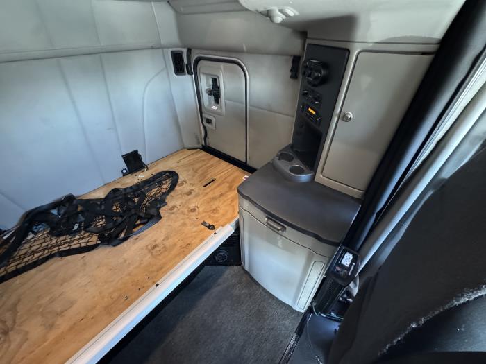 2022 Peterbilt 579-26