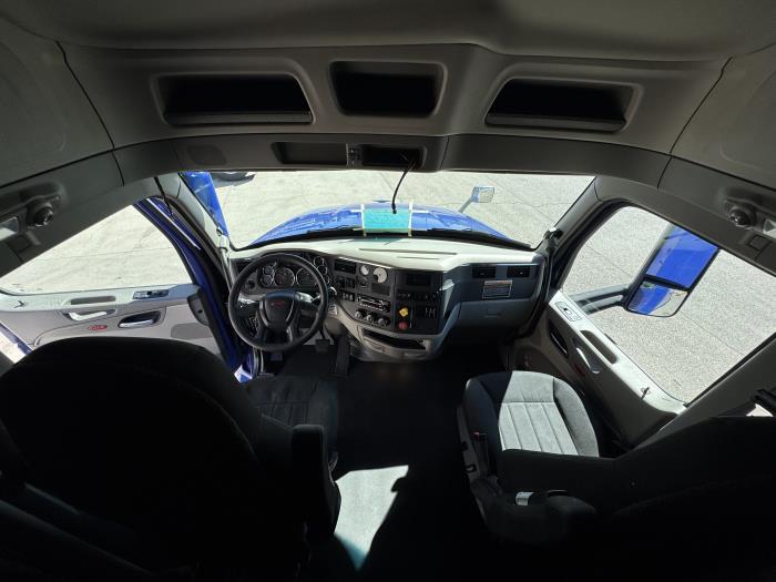 2022 Peterbilt 579-28