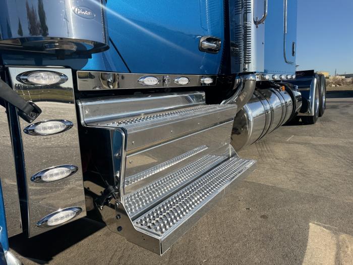 2026 Peterbilt 589-11