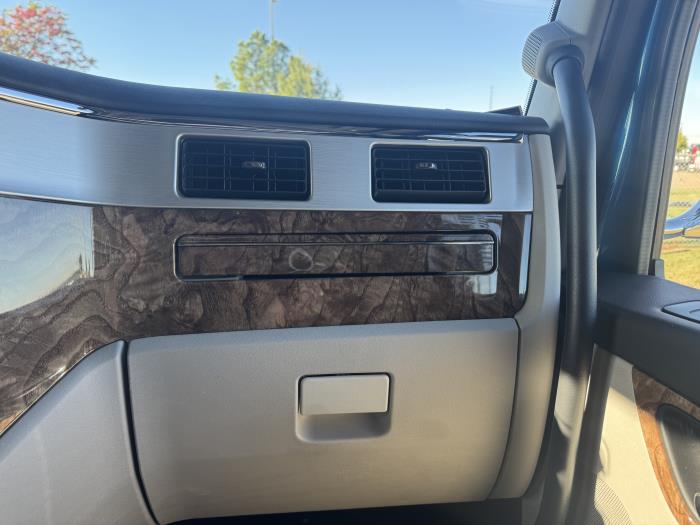 2026 Peterbilt 589-17