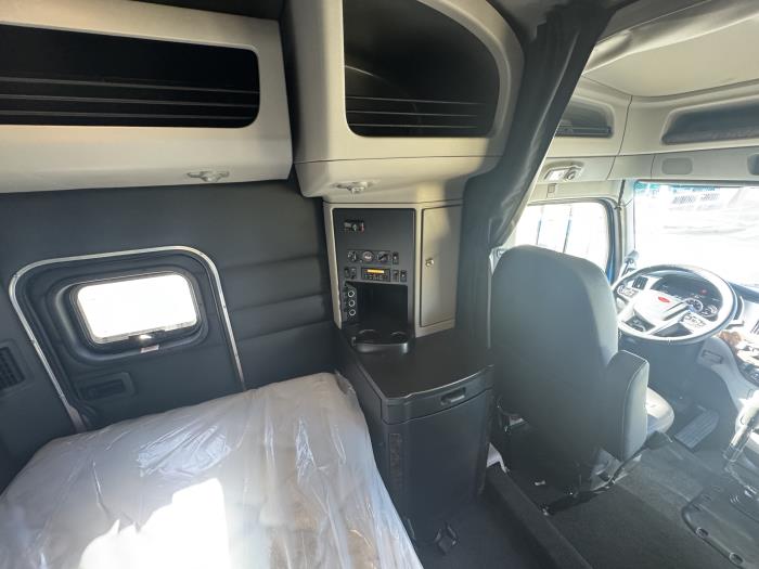 2026 Peterbilt 589-25