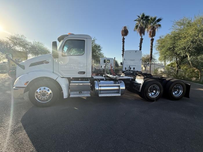 2023 Peterbilt 579-2