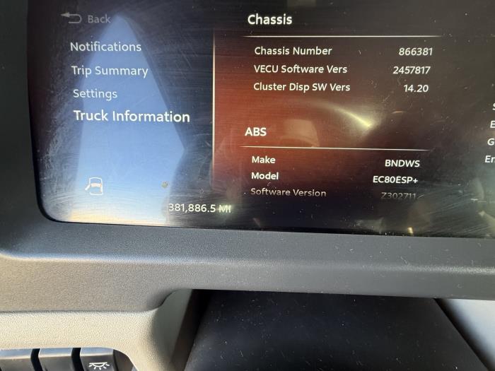 2023 Peterbilt 579-10