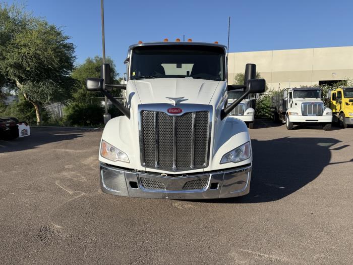 2023 Peterbilt 579-9