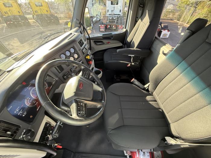 2023 Peterbilt 579-11