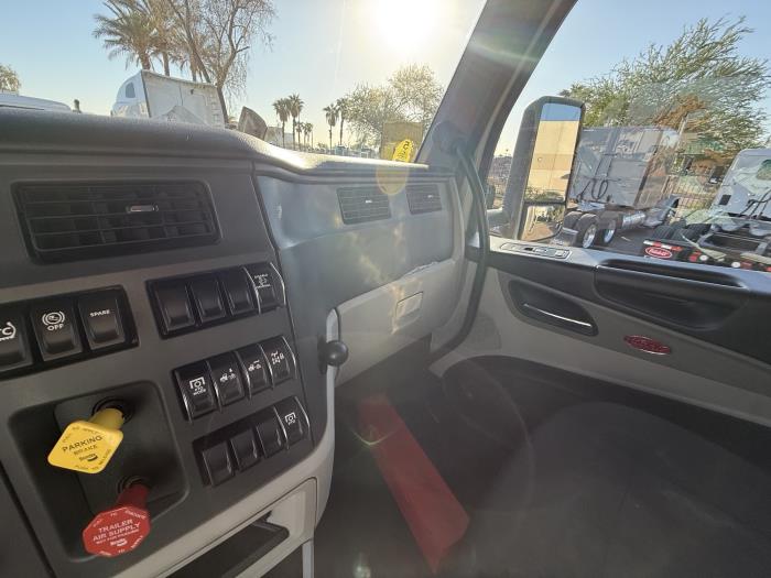 2023 Peterbilt 579-15