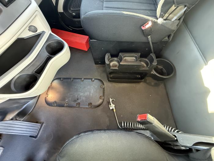 2023 Peterbilt 579-16