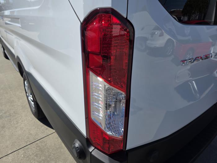 2025 Ford Transit-350-11