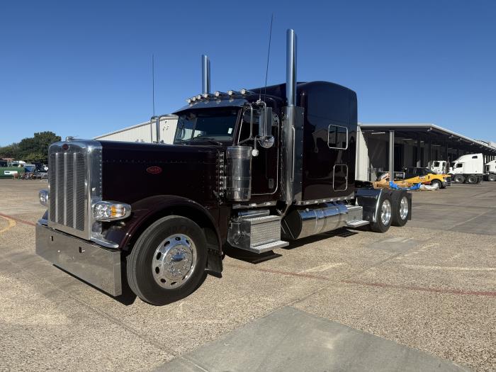 2023 Peterbilt 389-1