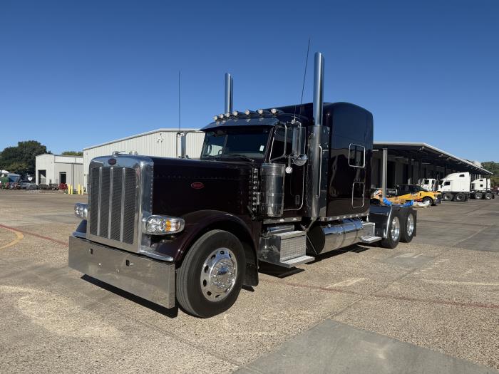 2023 Peterbilt 389-15