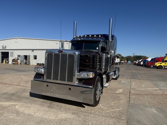 2023 Peterbilt 389-17